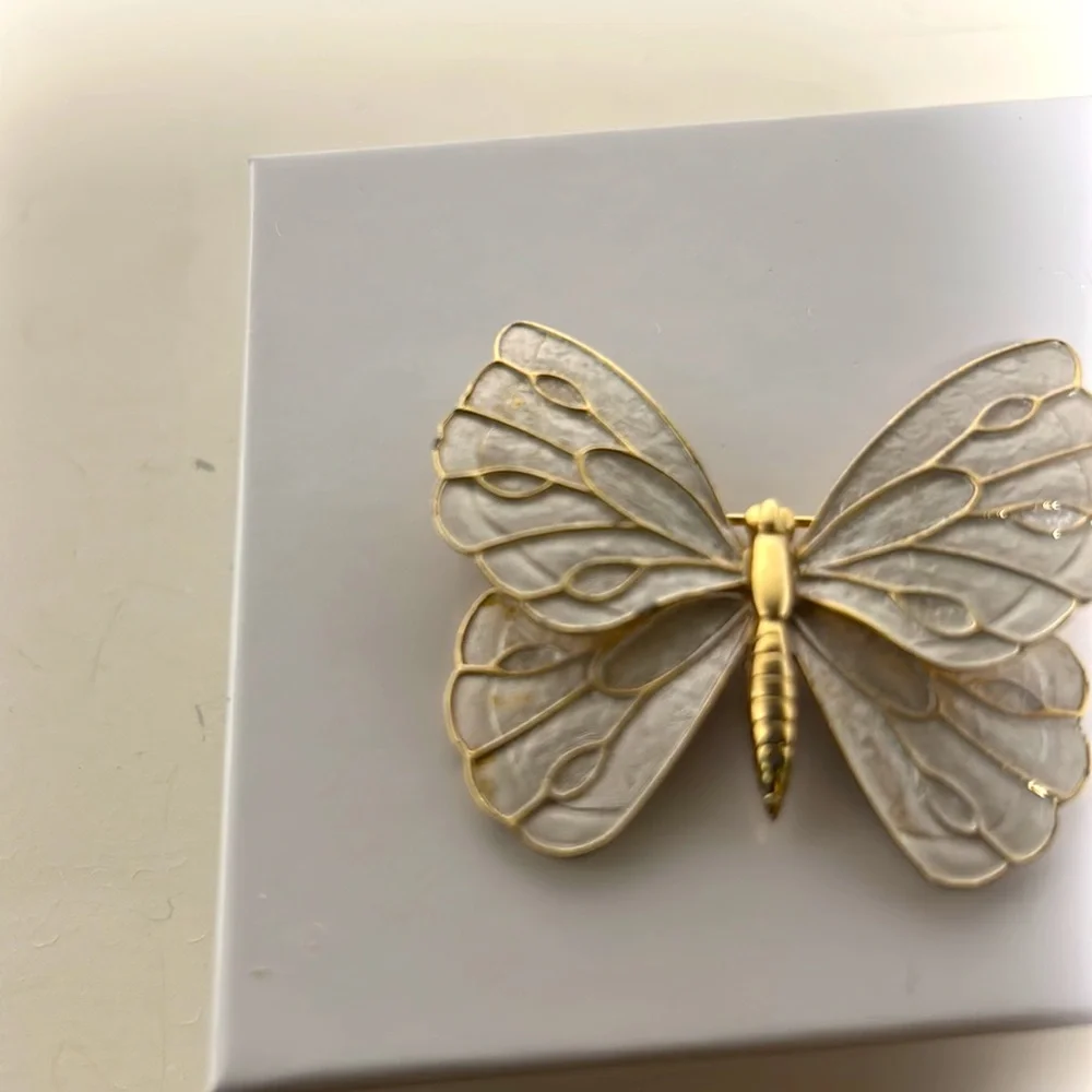 Pasteli butterfly brooch gold tone pearl fairycore cottagecore spring vintage